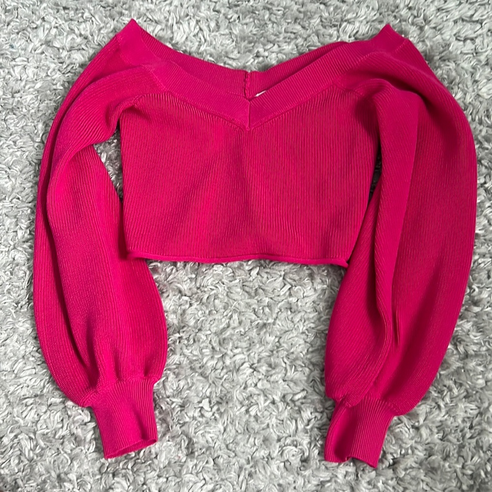 Cropped zara v-neck sweater!